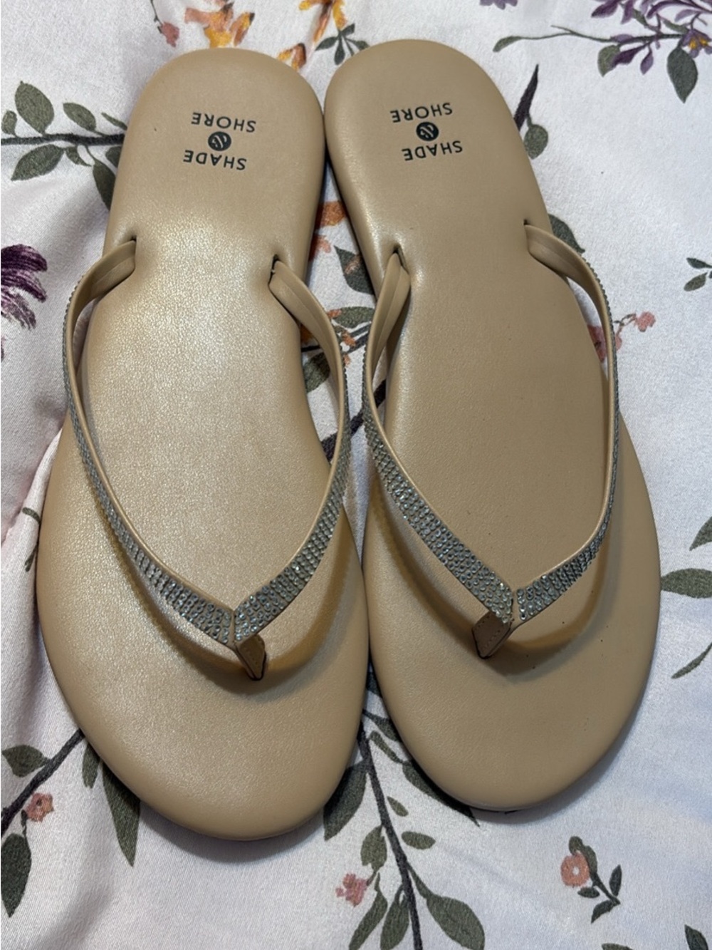 Shade & Shore flip flops